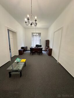 Prenájom, Kancelária, 27M2, Hlavná