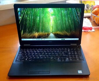 Dell Precision 3510 15.6" i5/ 8gb/ 256GB Win 11
