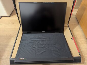 MSI Raider 18 4K MiniLed AMD 9955HX3d 64GB 2TB Nvidia 5090