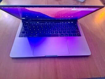 Predám MacBook Pro 13” r. 2017