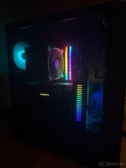 Predám herný PC – Ryzen 5 7600X / Radeon 7800XT / 32GB RAM