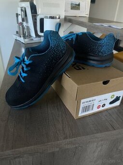 Topánky s oceľovou špičkou