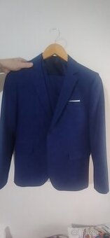 Predám raz použitý oblek na 1.sv.prijímanie veľkosť 134/140