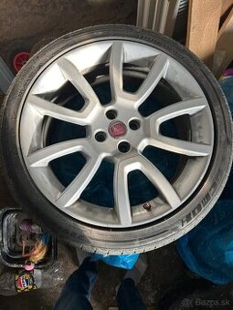 Predám originálne alu disky FIAT R18 – 4x98 + nové pneumatik