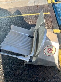 Predám nerezový krájač