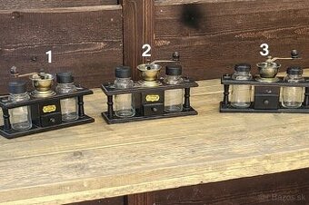 Mlynčeky na kavu s nadobkami