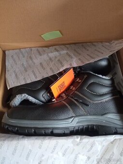 Zimná pracovná obuv