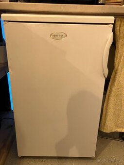 Malá chladnička s mrazákom Gorenje