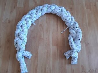 Mantinel-vrkoč do detskej postieľky