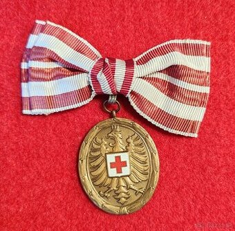 MEDAILA ČERVENÉHO KRÍŽA ZA ZÁSLUHY
