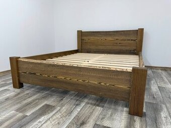 Manželská posteľ zo smrekového masívu