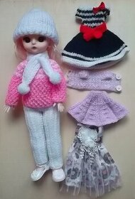 bábika s oblečením - 1