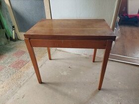 Predám retro drevený rozťahovací stolík