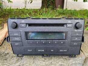 Radio pre Toyota Prius 30