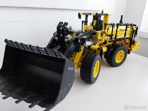 Lego technic Bager VOLVO - 42030