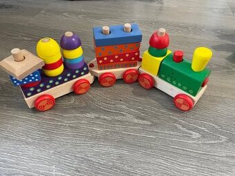Vláčik, puzzle, schleich zvieratká…