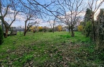 Predaj - slnečná záhrada 399 m2, Seňa - Ke okolie