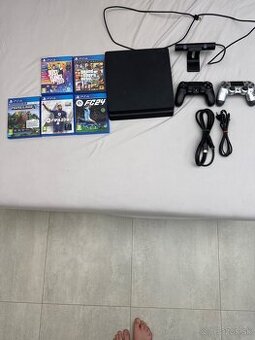 Playstation 4 + hry+ kamera