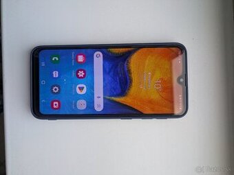 Samsung Galaxy A20e v top stave