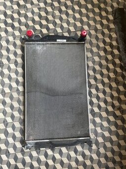 Predám originálny chladič vody (radiátor) OEM 8D0121251BH