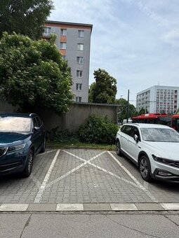 Parkovacie státie - vonkajšie - Trenčianska