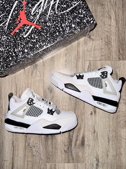 Air jordan 4 millitary black