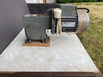Elektromotor s prevodoukou - 1
