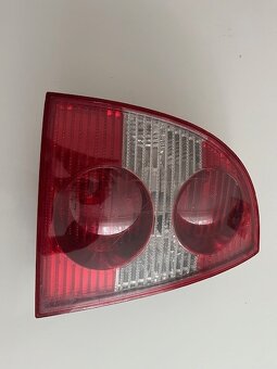 Zadné svetlo na VW Passat B5