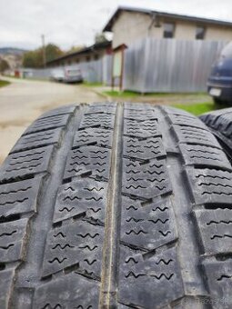 215/65 R16 C   2ks zimne 40€