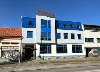 Predaj administratívna budova 1200 m²,s pozemkom na výstavbu