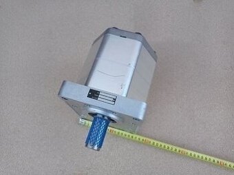 Čerpadlo hydraulické na LKT, stolitrové