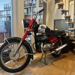 Motocykel Jawa 350 Californian