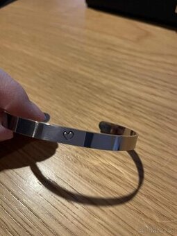 Predám náramok so srdiečkom