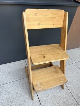 Predám používanú detskú drevenú stoličku