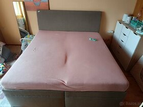 Predám manželskú posteľ 180x200