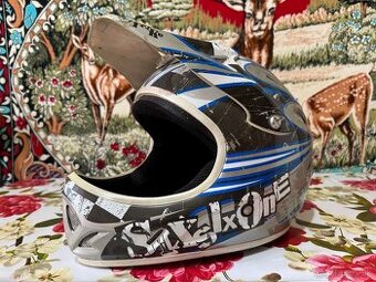 Prilba SixSixOne