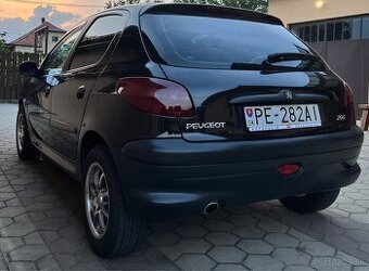 Peugeot 206 1.1 44kw- centrál, 5dv., STK do 20.6.26