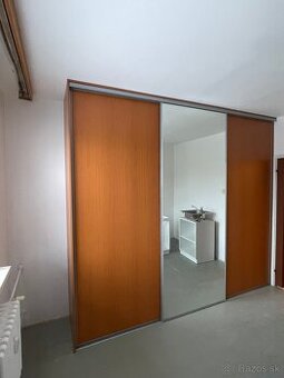 Skrina, Rolldoor