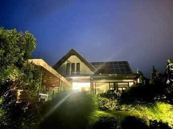 Luxury family villa with pool and jacuzzi : long-term rental