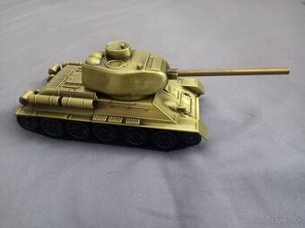 Tank T-34, kovový model