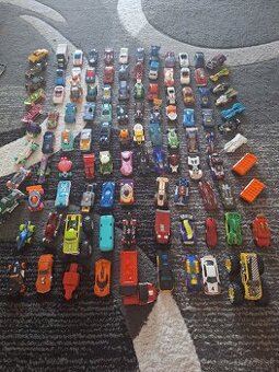 Autá hot wheels