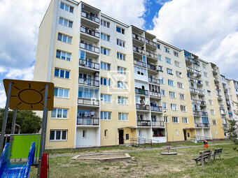 Na predaj 4 izbový byt s loggiou, 82 m2, Terasa