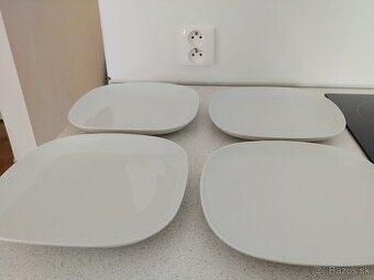 Velke stvorcove taniere na hlavne jedIo, Ikea