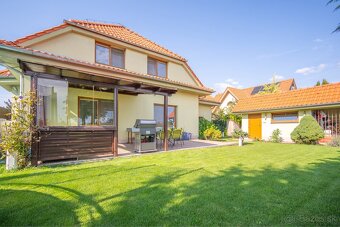 PREDAJ 6 izbový dom 192 m2, pozemok 607 m2, Dunajská Lužná