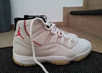 Jordan 11 Retro Platinum Tint