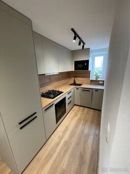 Štýlový 2-izbový byt - skvelá lokalita, nízke náklady