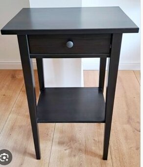 Ikea Hemnes nočný stolík