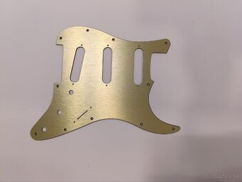Pickguard pre STRATOCASTER brúseny hliník zlatý
