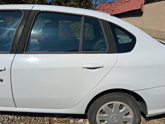 Predam zadne soferove dvere na renault Thália rok 2011