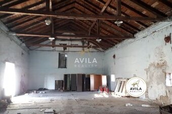 NA PREDAJ: priemyselný pozemok s dvoma budovami - Vlčkovce